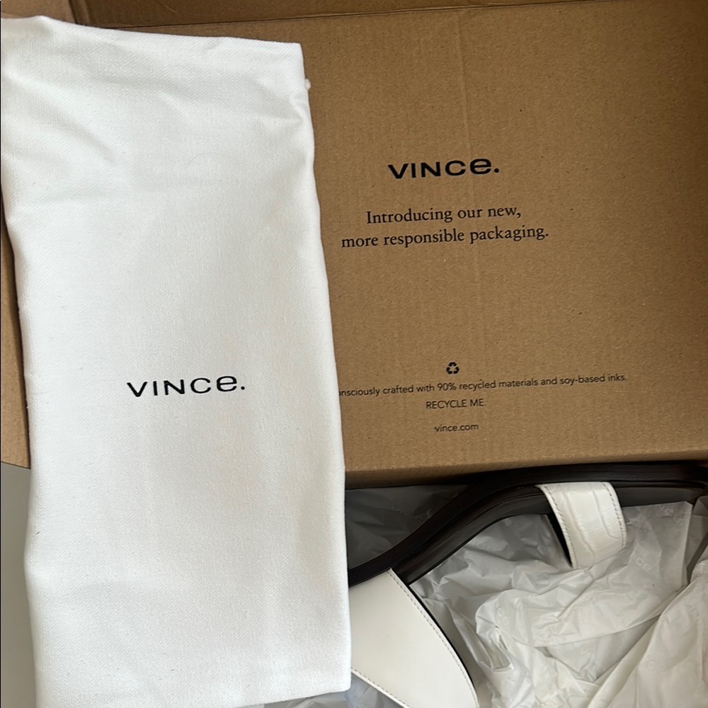 Elegant White Block Heel Sandals - Picture 2 of 5